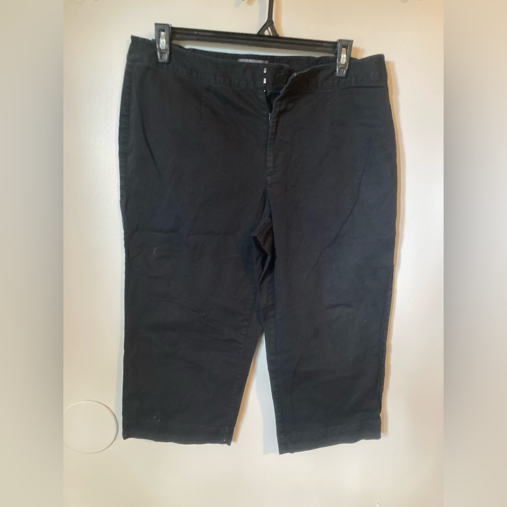 Liz Claiborne Black Audra Capri 16W